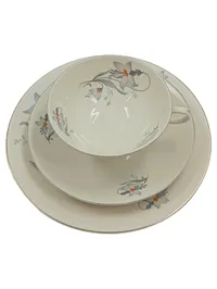 Arzberg Sammelgedeck 3-teilig Porzellan Weiß Blumenmuster Tasse Untertasse 2