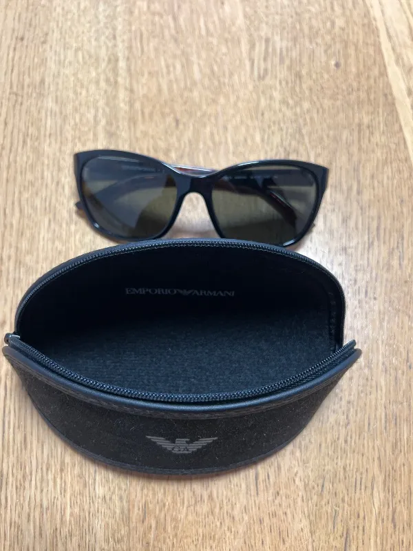 Emporio Armani Sonnenbrille Damen Schwarz Kunststoff Klassisch Modern 3