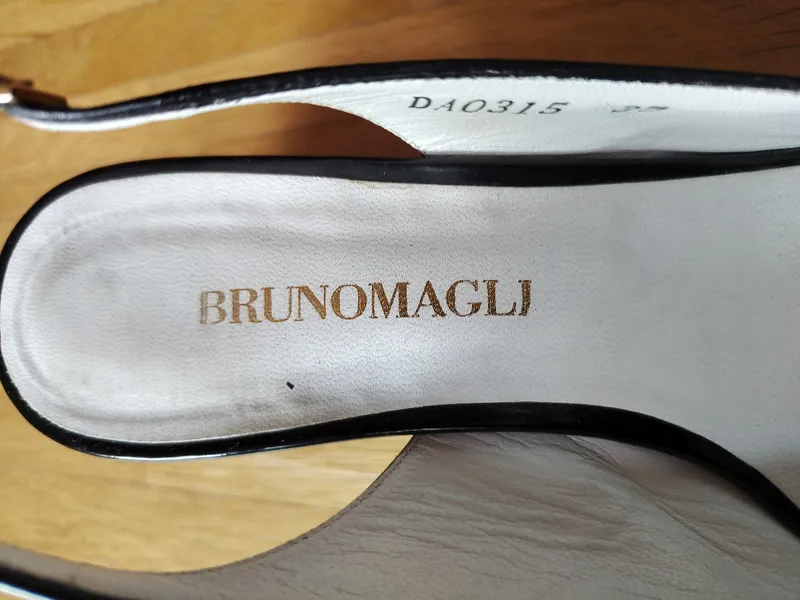 Bruno Magli Damen Slingback Peep-Toe Keilabsatz Pumps Leder Lackleder Schwarz 37 3