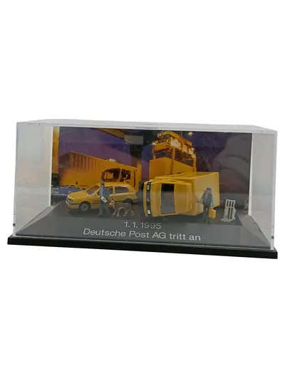 Deutsche Post Modellfahrzeug Diorama 1.1.1995 AG tritt an VW Golf Transporter