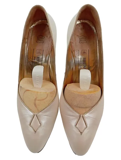 Bruno Magli Damen Pumps Leder Beige Gr. 36 Elegant Klassisch