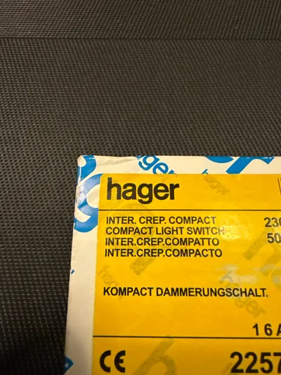 Hager EE702 Kompakt Dämmerungsschalter Lichtcontroller 230V 16A