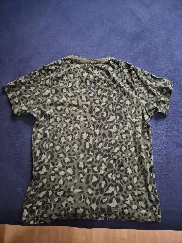 Levi's Damen T-Shirt Gr. S Leoparden Muster Oliv Grün Baumwolle