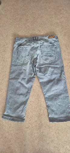 EDC by Esprit Damen Capri Jeans Grau W30 Stretch Cropped Casual