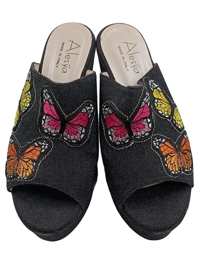 Alesya Damen Pantoletten Plateau Schwarz Schmetterling Gr. 38 Bohemian