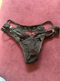 Bluebella Damen Unterhose String Tanga Schwarz Spitze Cut-Outs Gr. 36 S 4