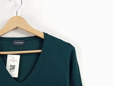 Taifun Damen Pullover Grün Gr. 42 XL V-Ausschnitt Basic Zierknöpfe