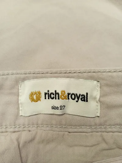 Rich & Royal Damen Chino Shorts Beige Gr. 38 W27 Preppy Casual