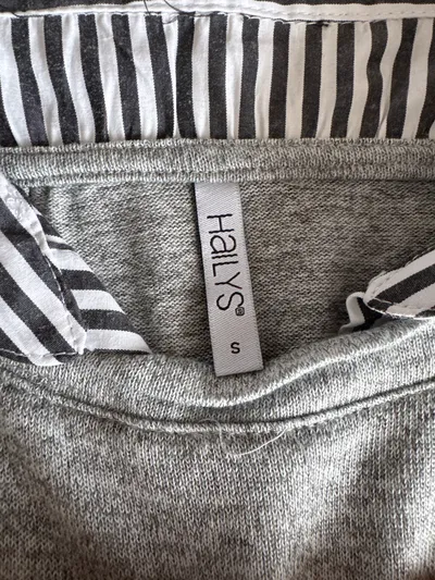 Hailys Damen Pullover Grau Gr. S Meliert Hemdkragen Streifenbesatz