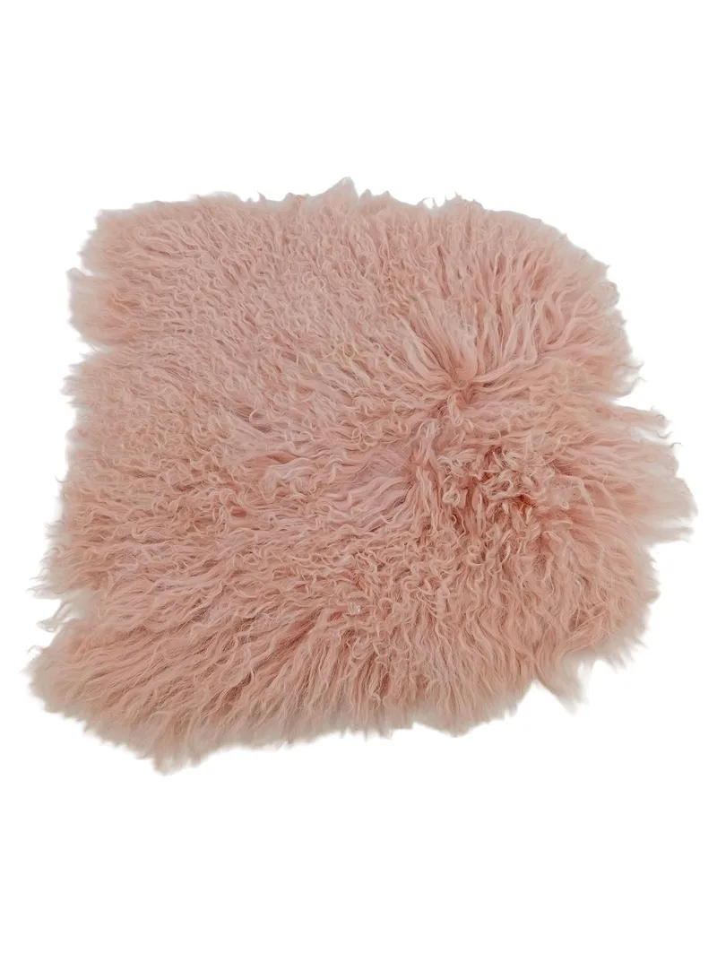 BUTLERS Dekokissen Fellimitat Rosa 41x41 cm Kissen Schaffell Optik Modern 1