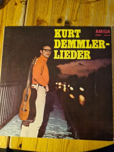 Amiga Akustische Gitarre Braun