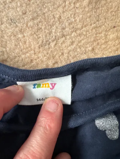 Famy Mädchen Freizeitkleid Blau Gr. 146 Herzmuster Glitzer Langarm Baumwolle
