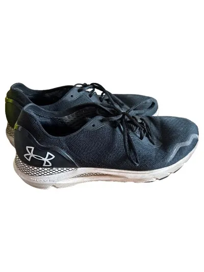 Under Armour HOVR Herren Sportschuhe Laufschuhe Schwarz Gr. 46