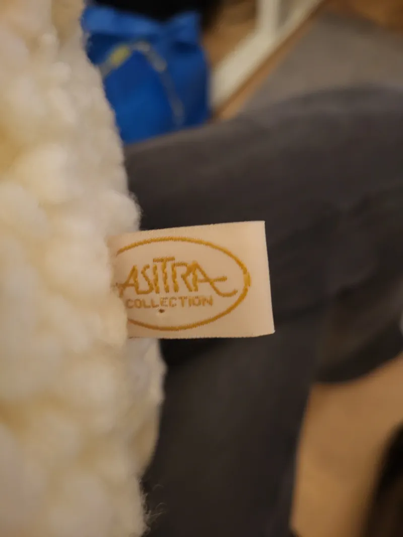 ASITRA Plüschtier Schaf mit Glocke Kuscheltier Widder Lamm weiß 3