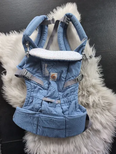 Ergobaby Omni 360 Babytrage Sophie la Girafe Edition Baumwolle Blau