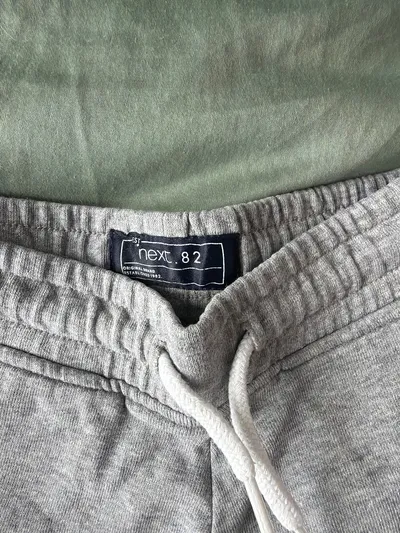 NEXT Jungen Sweatshorts Grau Gr. 98 Baumwolle Jogginghose kurz