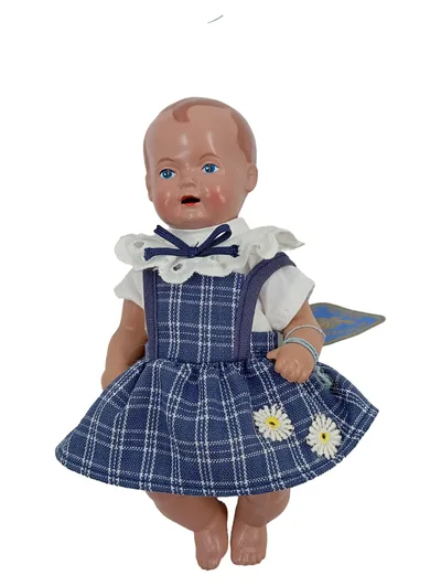 Schildkröt Künstlerpuppe Baby blau kariertes Kleid 16cm Nostalgisch