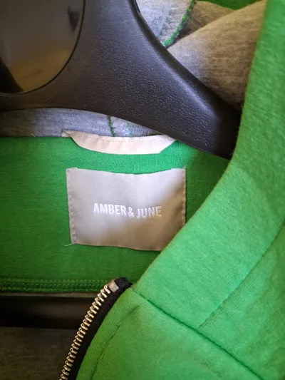 AMBER & JUNE Sweatjacke Grün Gr. 40 L Kapuze Reißverschluss Casual