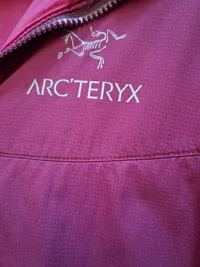 Arc'teryx Damen Windjacke Outdoorjacke Gr. 40 L Lila Kapuze 2
