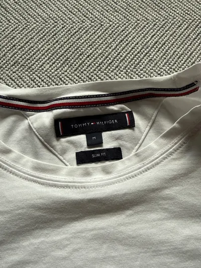 Tommy Hilfiger T-Shirt Herren Gr. M Weiß Basic Slim Fit Logo