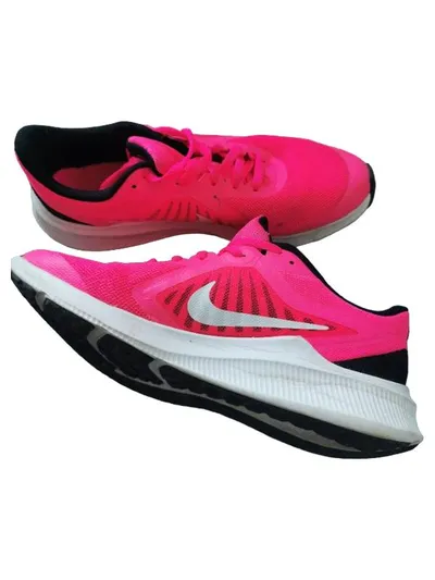 Nike Downshifter 10 Sportschuhe Laufschuhe Pink Gr. 40 EU 7Y