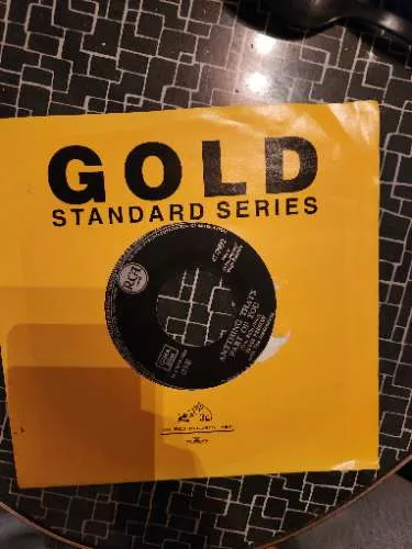 Elvis Presley Good Luck Charm Vinyl Single RCA Gold Standard Series Rock Pop