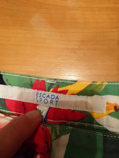 Escada Sport Damen Stoffhose Gr. 44 Blumenmuster Tukan Tropical