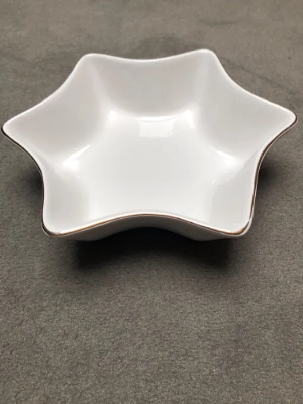 BUTLERS Dekoschale Porzellan Weiß Sterne Elegant 22cm 3
