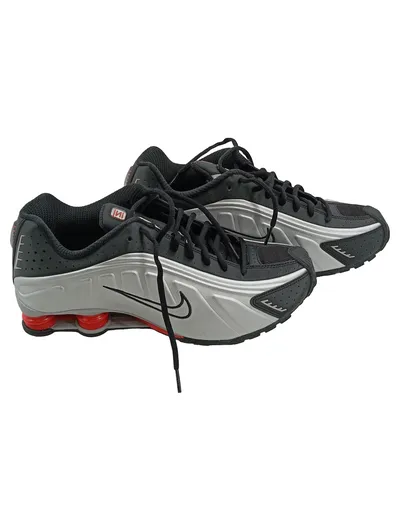 Nike Shox R4 Herren Sportschuhe Gr. 45 Grau Silber Rot Sneaker