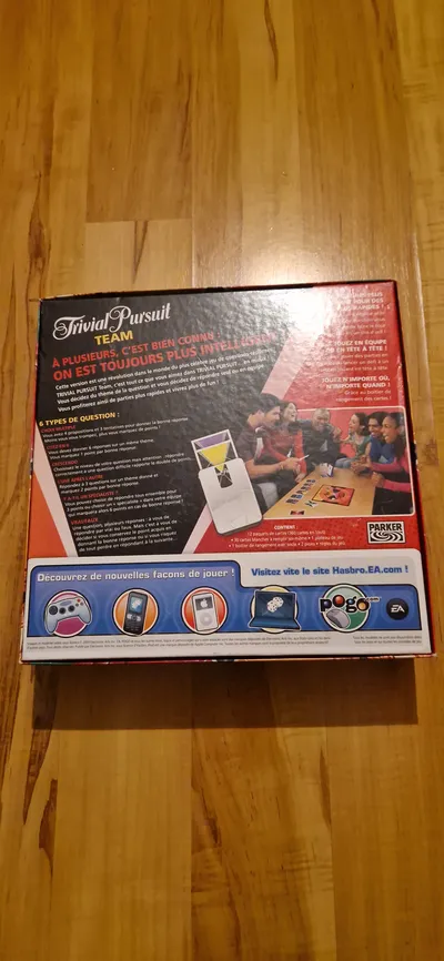 Trivial Pursuit TEAM Hasbro Quizspiel Brettspiel Partyspiel Französisch