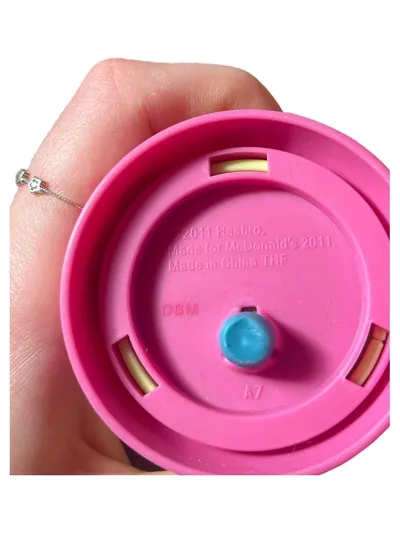 Hasbro Littlest Pet Shop Vogel im Käfig McDonald's 2011 Spielfigur Grün