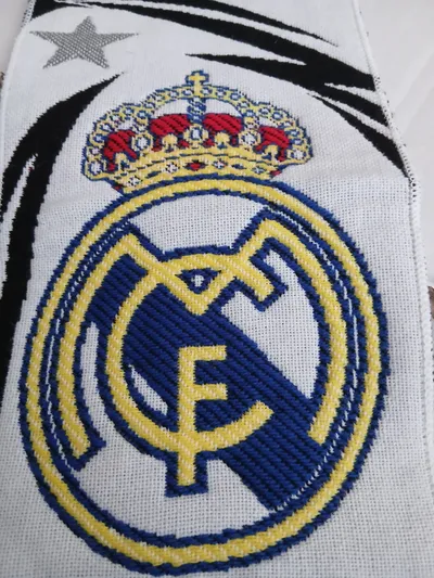 Real Madrid Fanschal Schal Weiß Schwarz Blau Logo 140x19 cm