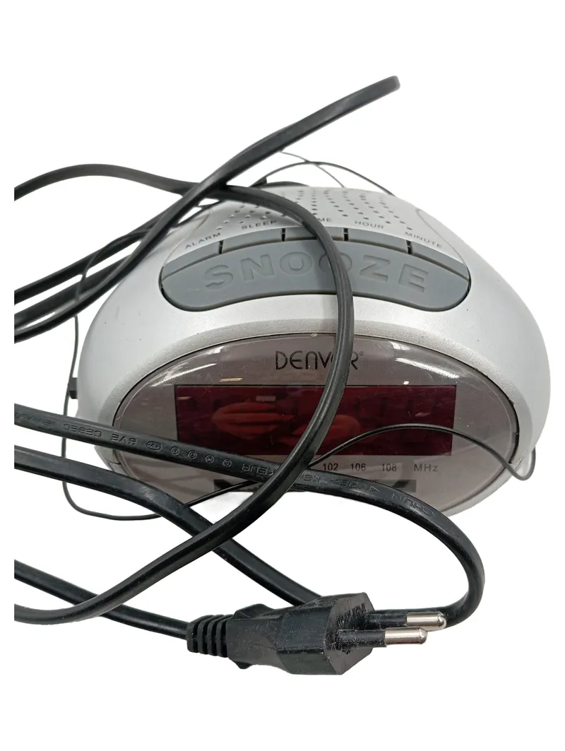 Denver CR-712 Radiowecker Silber FM Radio Snooze Schlummerfunktion 2