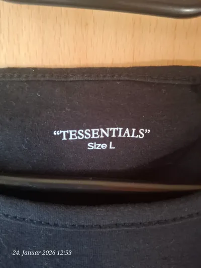 TESSENTIALS Damen T-Shirt Basic Schwarz Gr. L Kurzarm Rundhals