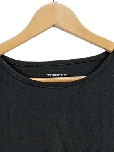 TESSENTIALS Damen T-Shirt Basic Schwarz Gr. L Kurzarm
