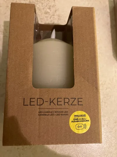 DEPOT LED Kerze Weiß Echtwachs mit Fernbedienung 7,5x10cm Batterie