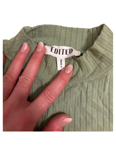 EDITED Damen Rippstrick Crop Top Rollkragen Gr. 40 L Grün Ärmellos