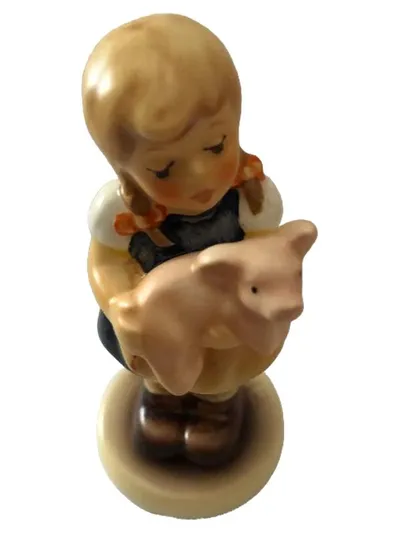 M.I. Hummel Mädchen mit Schwein Porzellan Figur 9cm Beige Traditionell