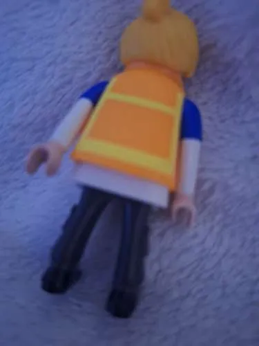 Playmobil Rettungsdienst Helferin Spielfigur mit Warnweste ab 4 Jahre 3