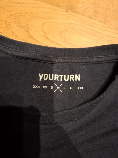 YOURTURN Herren T-Shirt Schwarz Gr. M Grafik Stickerei Urban