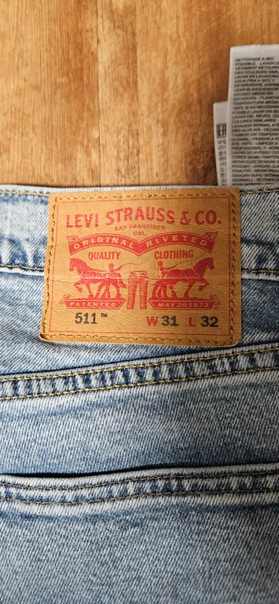 Levi's 511 Herren Jeans Slim Fit W31 L32 Hellblau Light Wash Denim