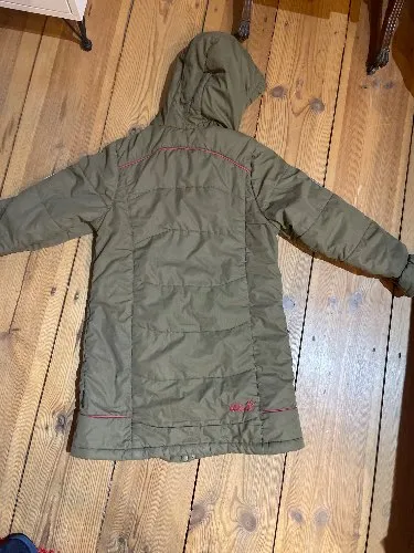 Jack Wolfskin Mädchen Winterjacke Steppjacke Gr. 140 Oliv Outdoor