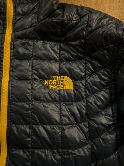 The North Face ThermoBall Steppjacke Herren Gr. M Blau Kapuze
