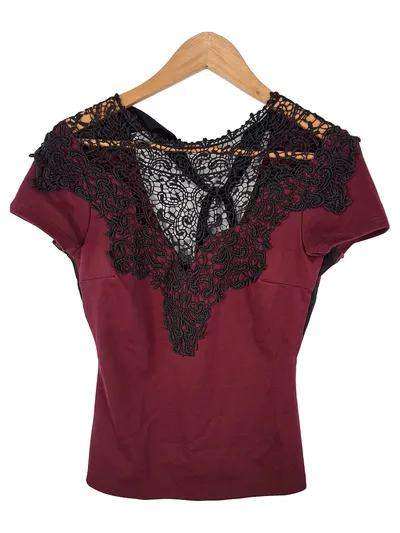 BSB Collection Damen Top Shirt Bordeaux Rot Spitze Schleife Gr. S