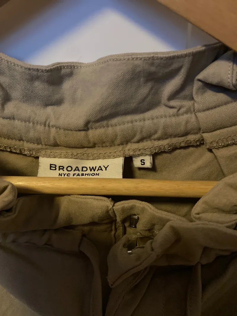 Broadway NYC Fashion Damen Shorts Paperbag Beige Gr. S 36 High Waist 3