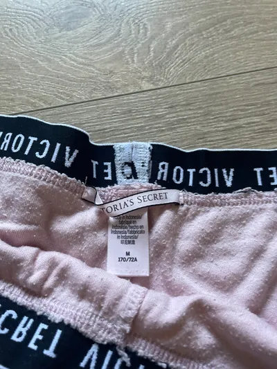 Victoria's Secret Damen Schlafshorts Rosa Gr. M Viskose Logo-Bund