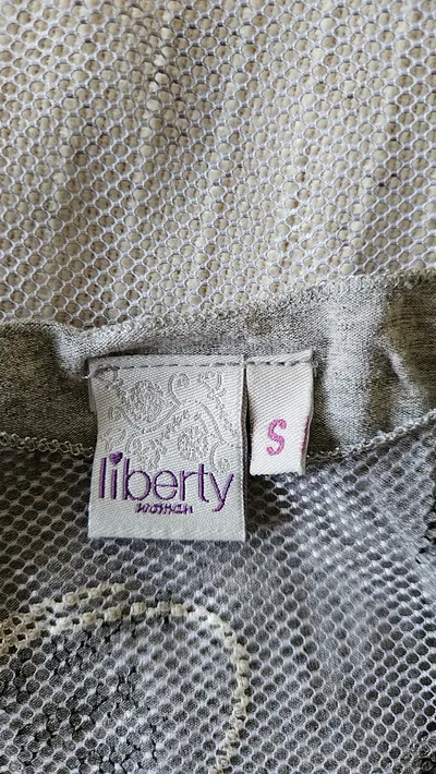 LIBERTY WOMAN Langarmshirt Damen Gr. S Grau Mesh Schriftzug Print