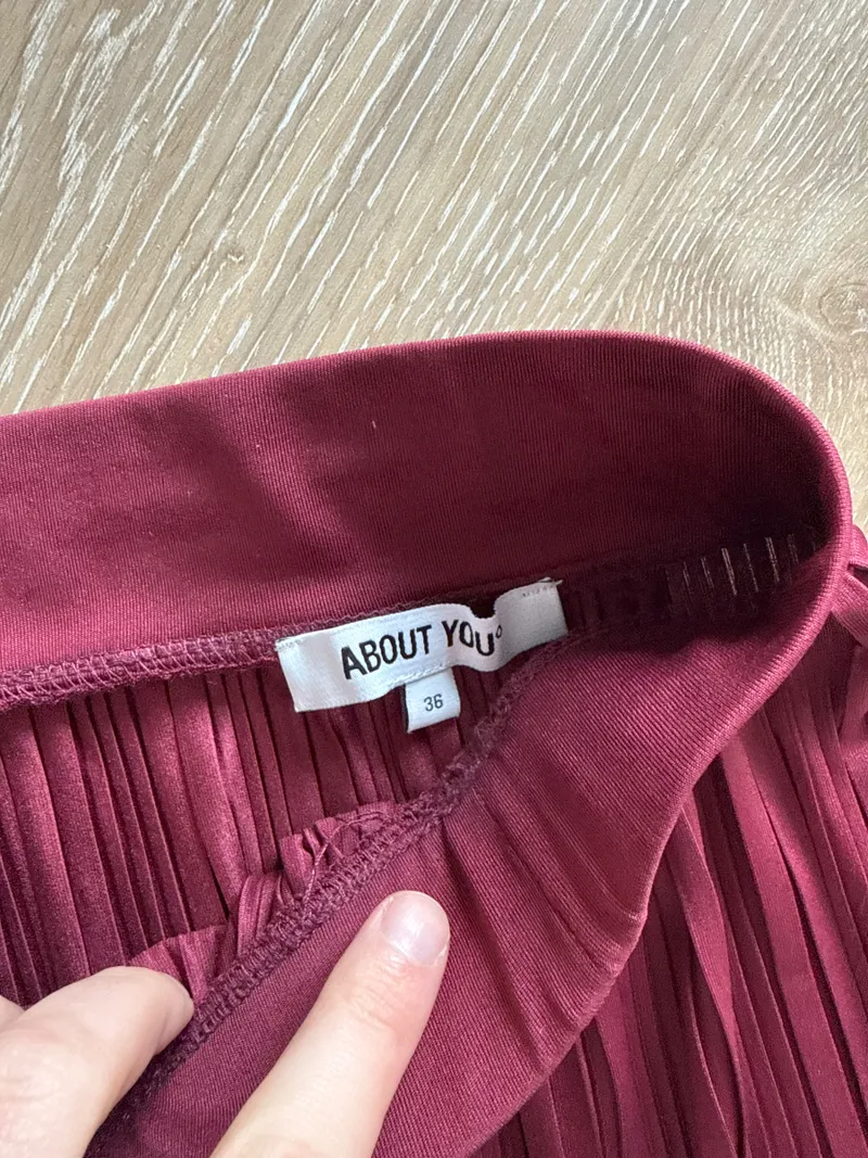 ABOUT YOU Faltenrock Damen Gr. 36 Bordeaux Rot Maxi Plisseerock 3
