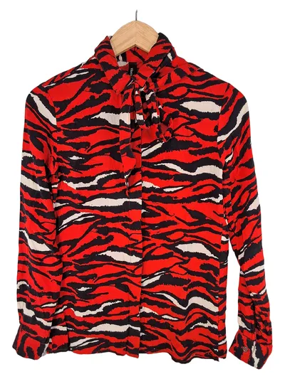 Eksept Damen Bluse Animal Print Tiger Rot Schwarz Schleife Gr. XS