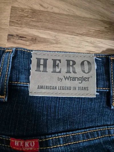 Wrangler Hero Herren Jeans Straight Leg W40 L32 Blau Denim